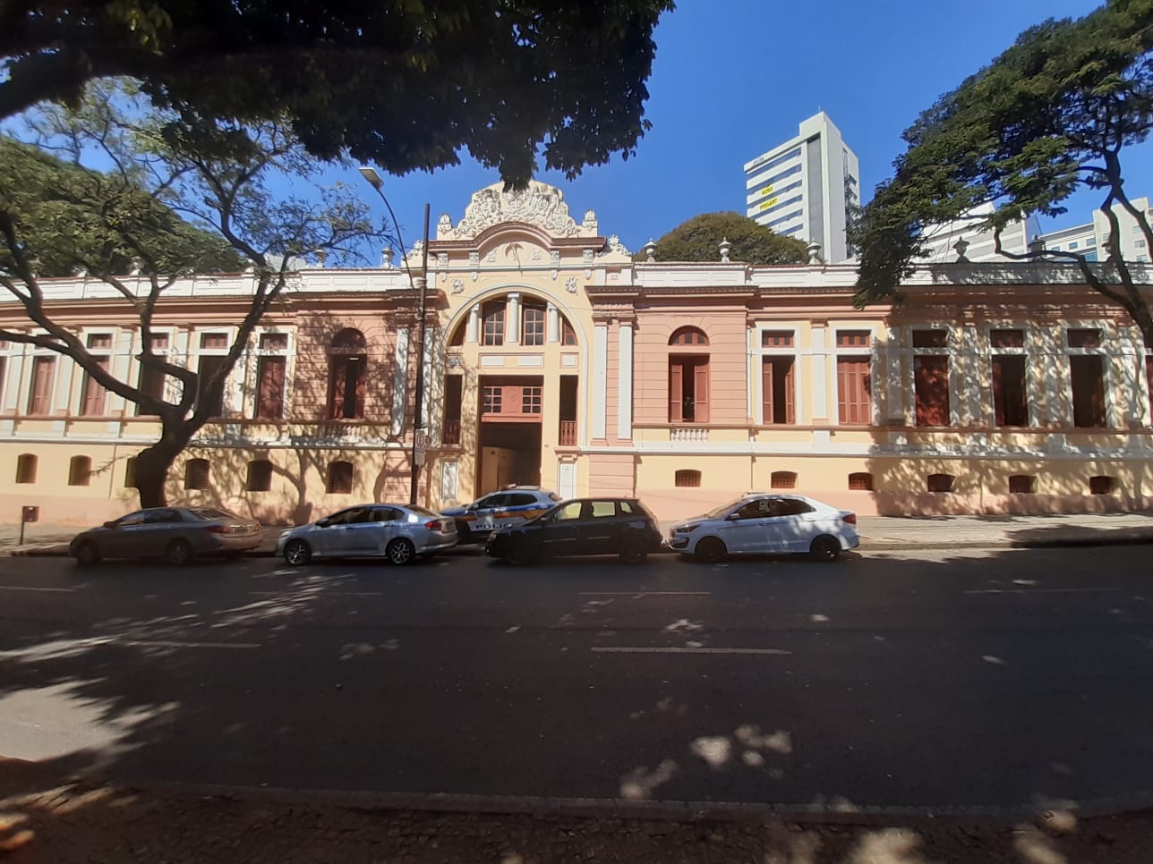 Investimentos do Governo de Minas fortalecem a educação no eixo central do estado